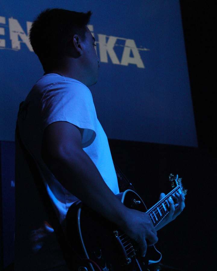 Entrika - Gitarda